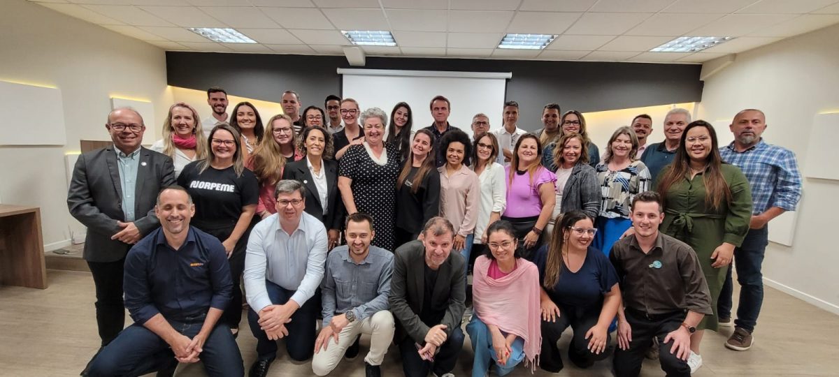 fampesc-realiza-reuniao-com-executivos